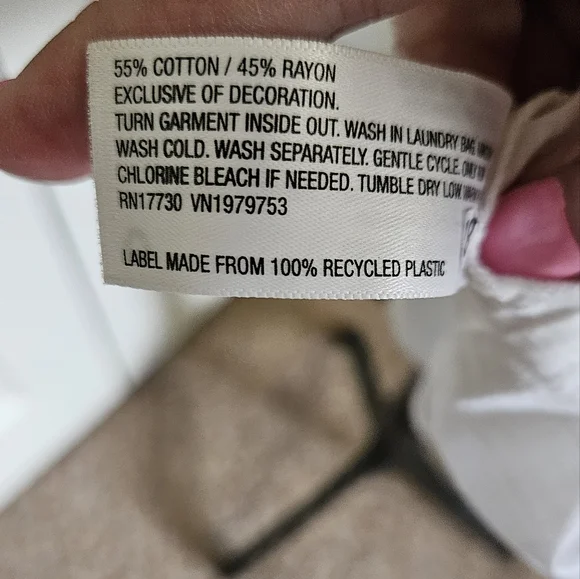 Knox Rose White Eyelet Top - Picture 9 of 9